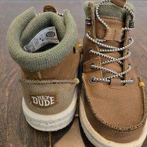 Hey Dude Kids Tan and Green Boots